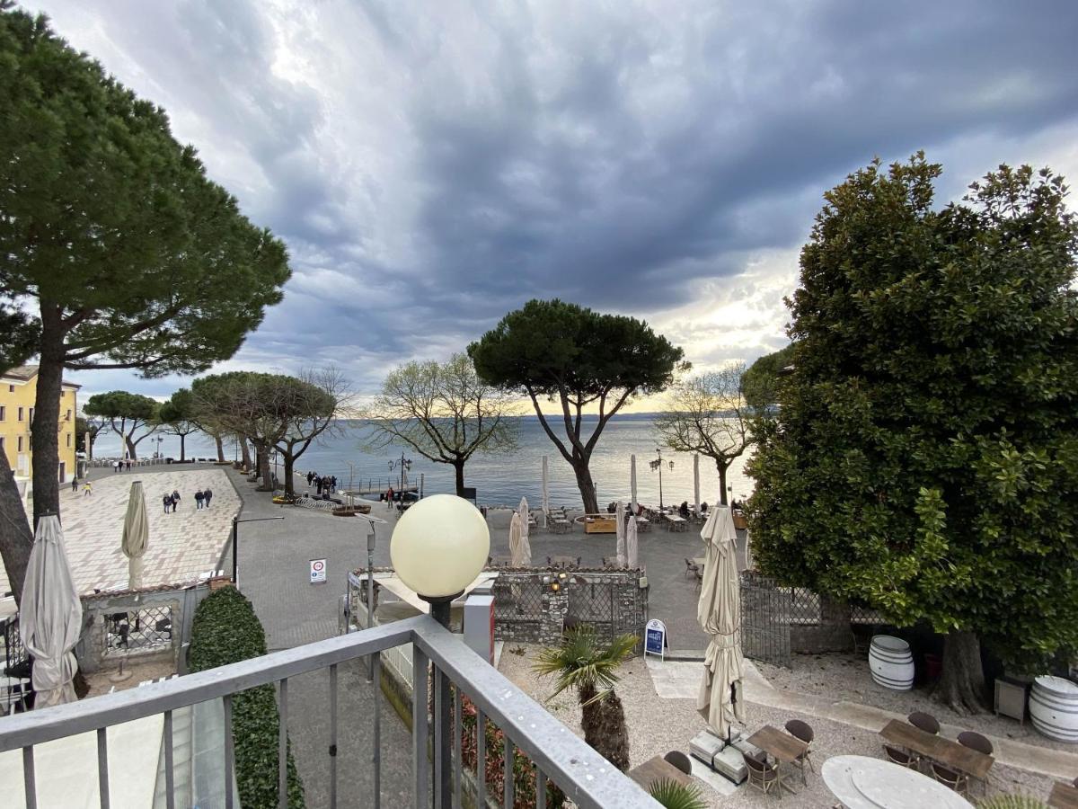 Hotel Astoria Garda  Bagian luar foto