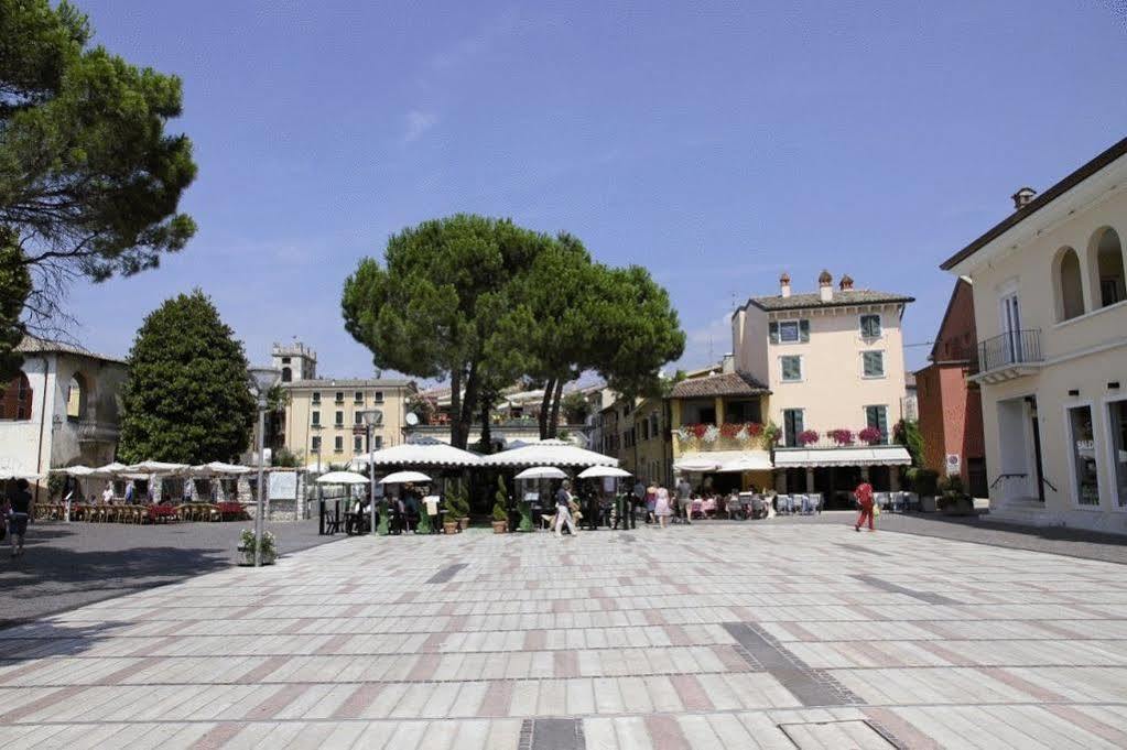 Hotel Astoria Garda  Bagian luar foto